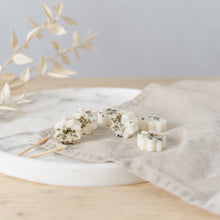 Load image into Gallery viewer, Dark Honey & Tobacco Wax Melts