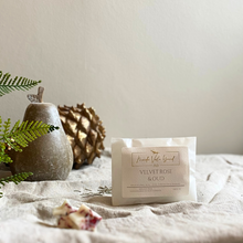 Load image into Gallery viewer, Velvet Rose & Oud Wax Melts