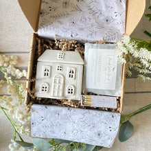 Load image into Gallery viewer, Warm Home Wax Melt Burner Gift Box