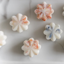 Load image into Gallery viewer, Autumn Leaves Wax Melts
